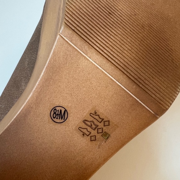 CL by Laundry Slip On Wedges. Excellent Condition. - Picture 3 of 7